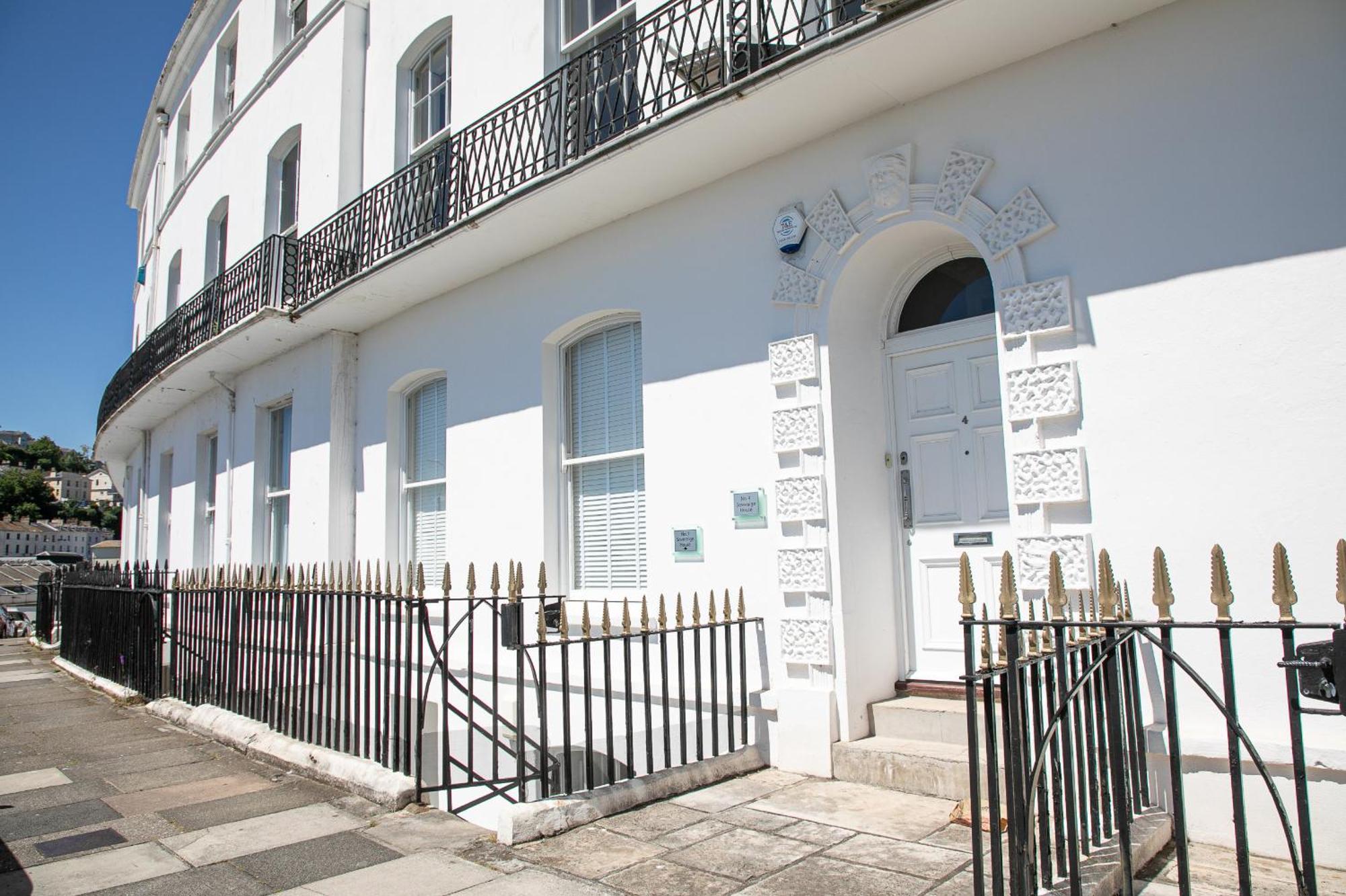 Sovereign House - Close To Harbour With Parking Torquay Exteriör bild